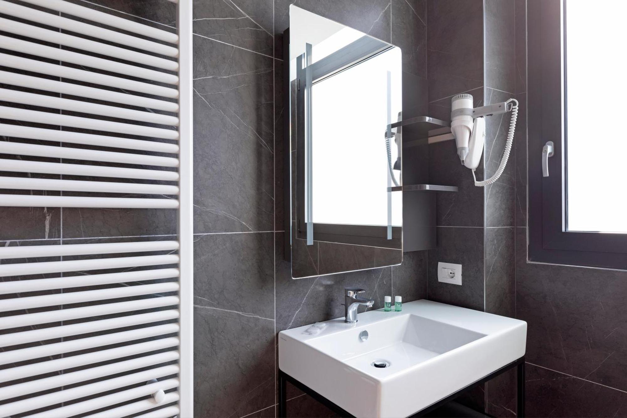B&B Hotel Брешия Экстерьер фото